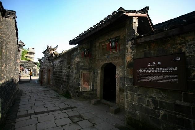 德惠市公安局:交管大队走访约谈高风险运输企业,夯实安全基础